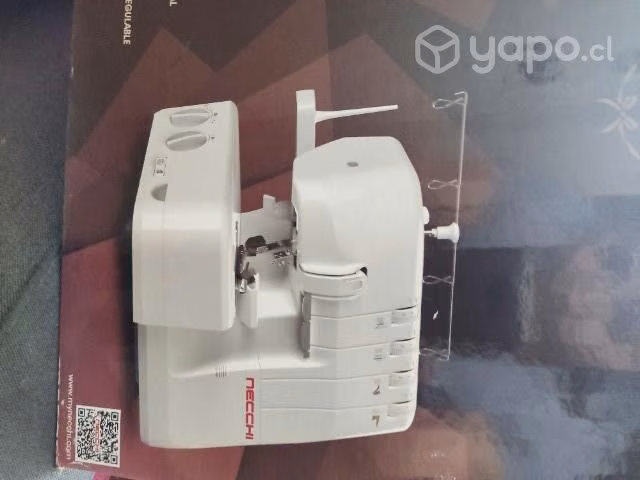 Maquina de coser overlok