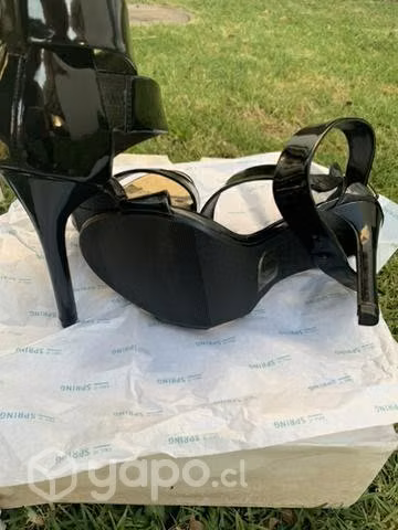 Sandalias Negras Charol Nro. 37