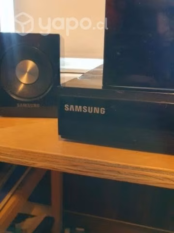 Reproductor de DVD con equipo de sonido 5.1