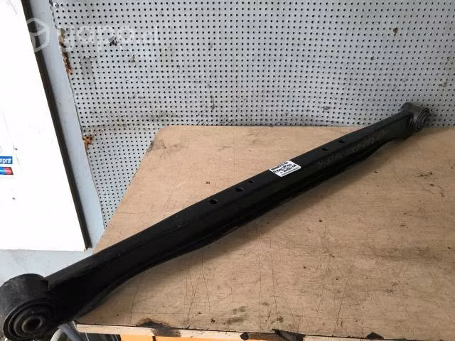 Tensor rueda trasera derecha Nissan NP300