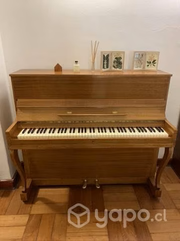 Piano Vertical Europeo Nordiska/Renner