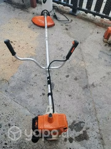 Maquina de cortar pasto