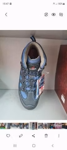 zapatos nuevos de seguridad