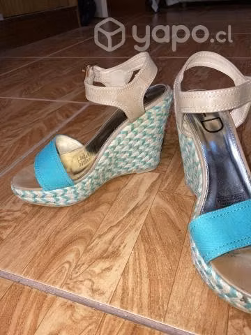 Zapatos/ Sandalias altas