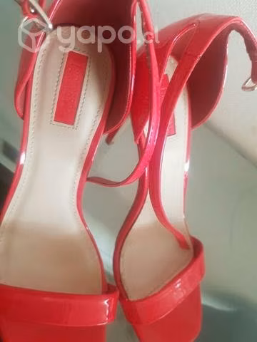 Sandalias color rojo, nuevas