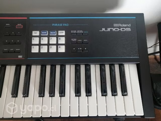 Sintetizador Roland Juno Ds61 + case + atril + ped