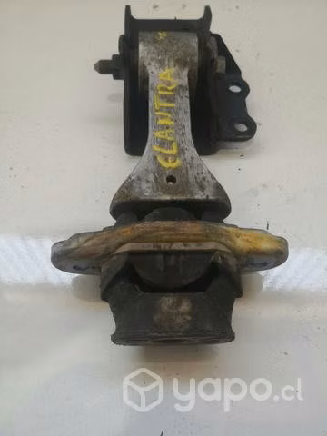 Soporte de motor mazda 3 año 2022