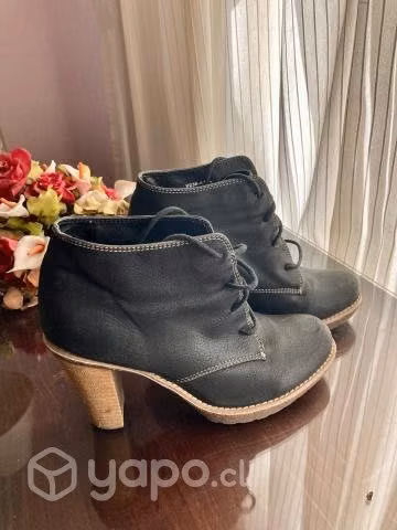 Zapato taco alto negro invierno/otoño