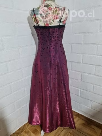 Vestido color burdeo