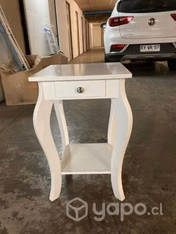 Velador blanco lacado