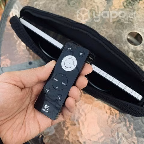 Logitech Pure-Fi Anywhere 2