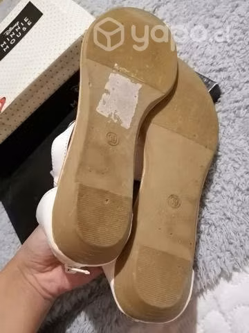 Chalas blancas