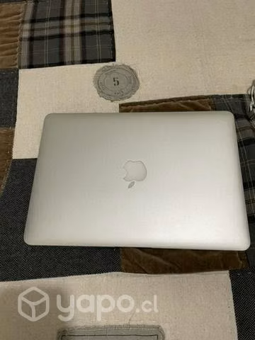 MacBook Air con Mouse - Imagen 4