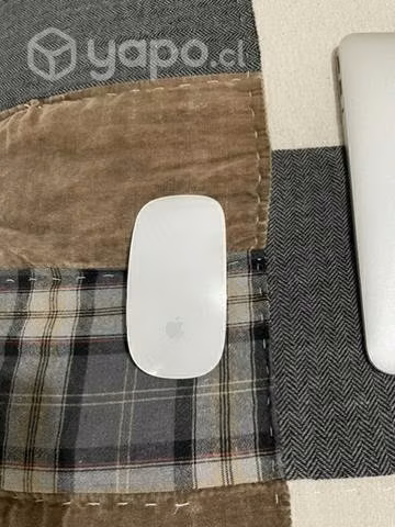 MacBook Air con Mouse - Imagen 6