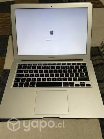 MacBook Air con Mouse - Imagen 3