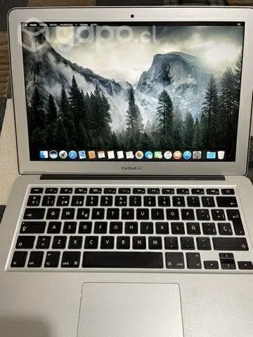 MacBook Air con Mouse - Imagen 2