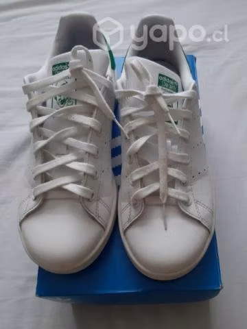 Zapatilla adidas