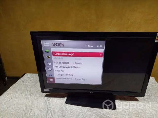 TV LCD 42 pulgadas LG, Buen estado y con control