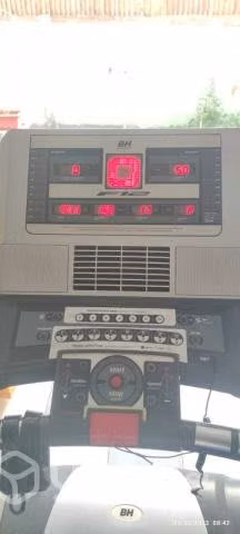 Caminadora/Trotadora profesional BH 12