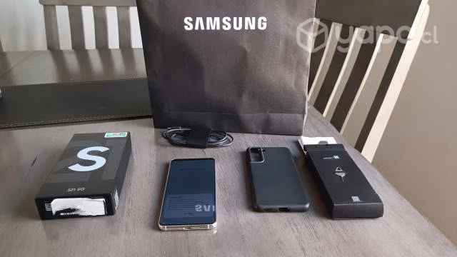 Teléfono Samsung S21, 128Gb + accesorios