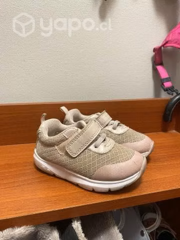 Zapatillas niña marca Opaline talla 23