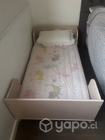 Cama transición con colchón y ropa