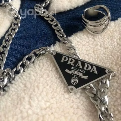 Collar Prada