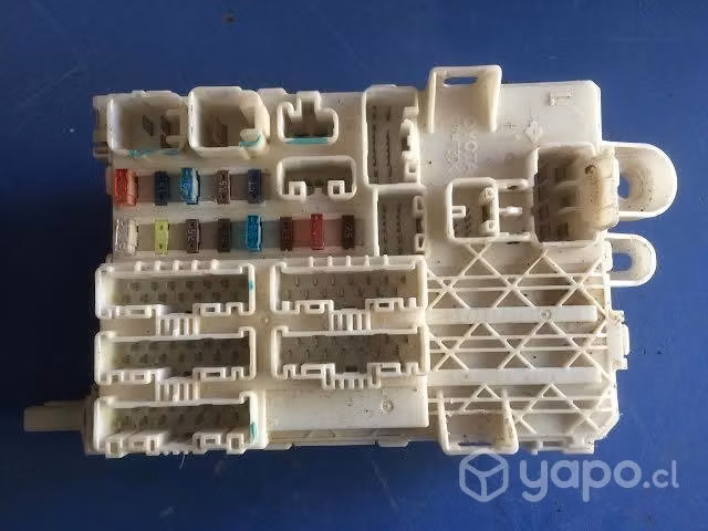 Caja de fusible interior Toyota Hilux 08