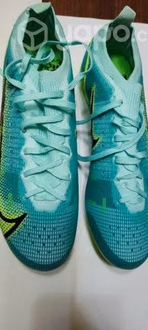 Zapatos de fútbol