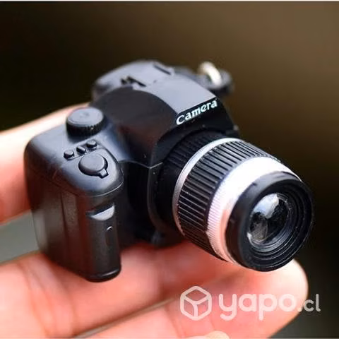 Llavero con forma de cámara fotográfica