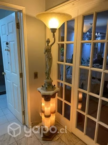 Lampara con pedestal