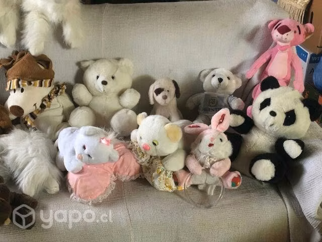 Peluches de distintos tamaños (lote 22U.)