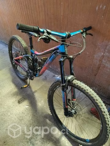 Bicicleta enduro giant trance3