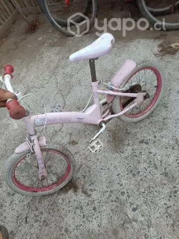 Tres bicicletas de marca