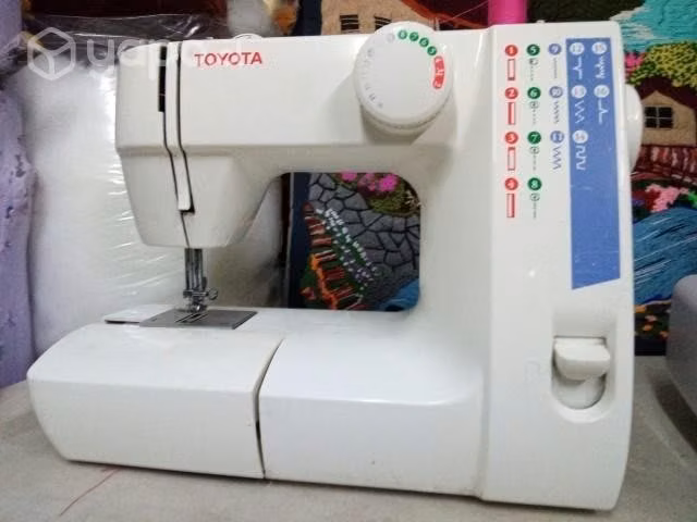 Máquina de coser Toyota - Imagen 2