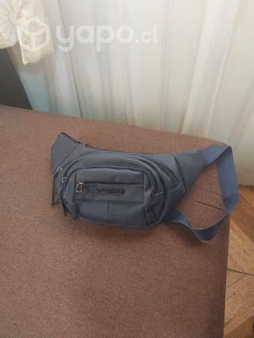 Mochilas carteras bananos