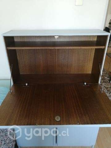 Mueble tipo bar restaurado celeste - Imagen 2