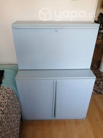 Mueble tipo bar restaurado celeste