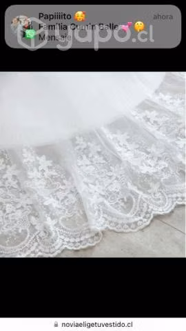 Vestido de novia con cola desmontable