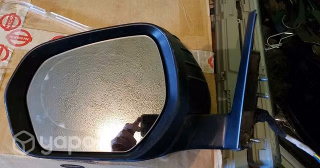 Espejo izquierdo Musso / Rexton 2018 2022 detalle