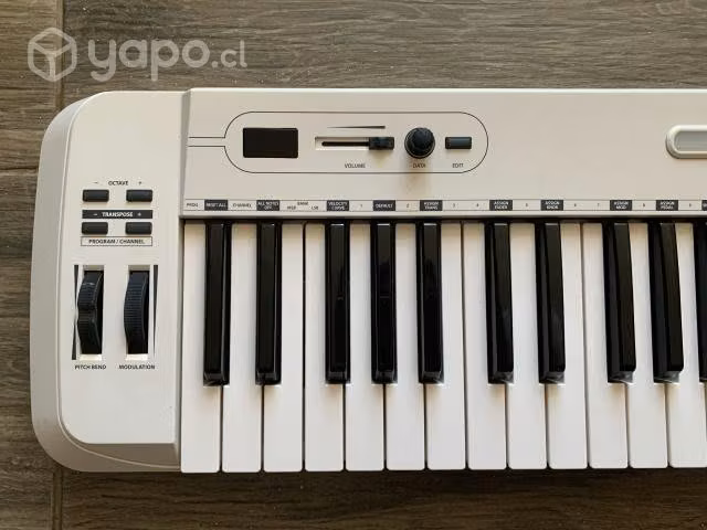 Teclado Midi Samson Carbon 61