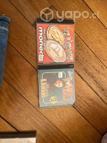 CDs Los picantes y Marcos llunas