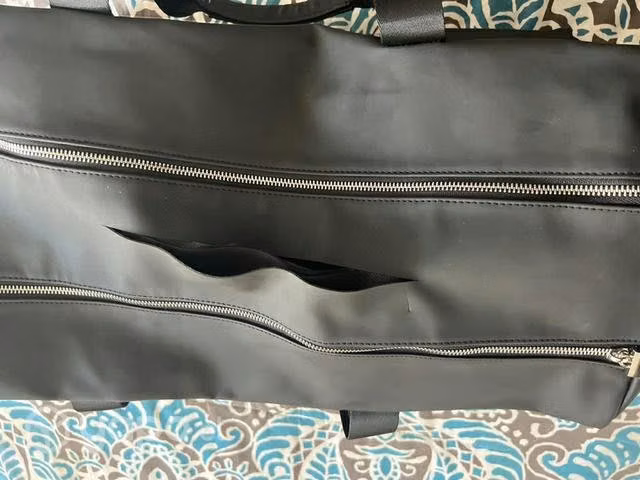 Bolso Versace nuevo con un detalle