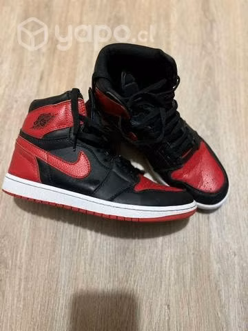 Air Jordan Retro 1 MiD