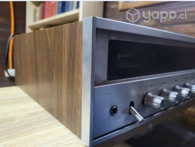 Receiver Sanyo vintage