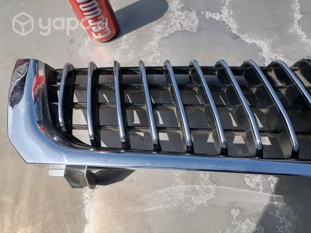 Mascara camioneta Mitsubhisi