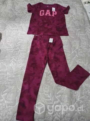 Ropa Gap y Disney
