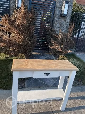 Arrimo blanco con cubierta natural barnizada