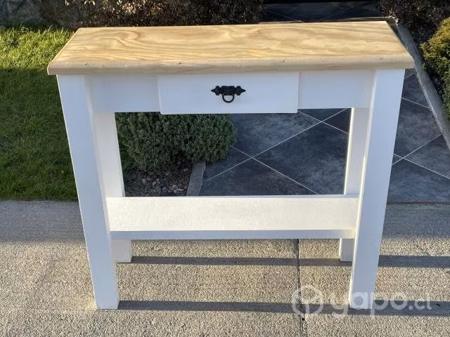Arrimo blanco con cubierta natural barnizada
