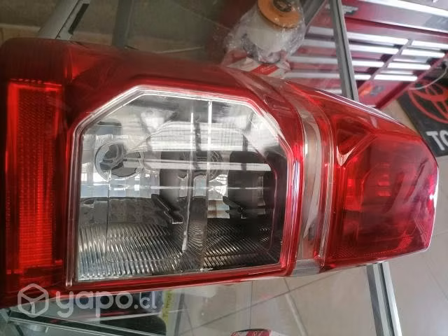 Foco Izquierdo + instalación Toyota Hilux